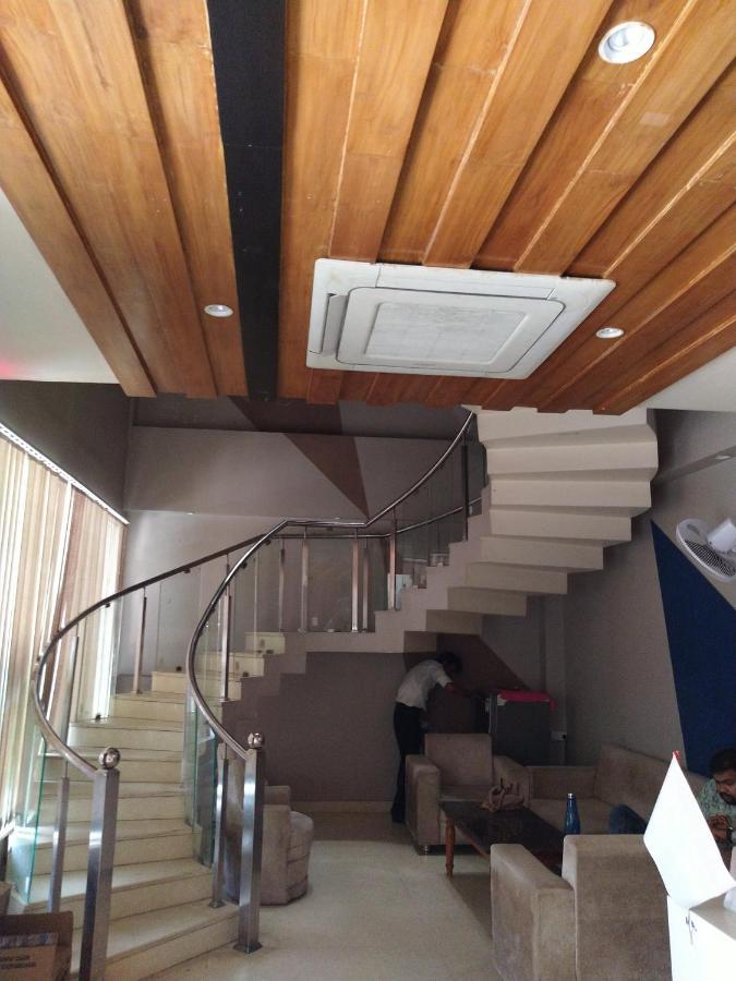 Hotel Megha Inn Lucknow Esterno foto