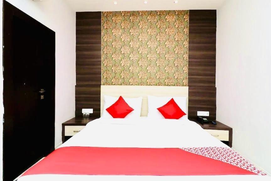 Hotel Megha Inn Lucknow Esterno foto