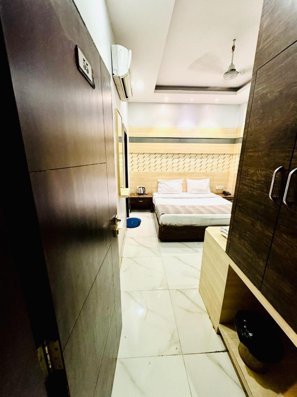 Hotel Megha Inn Lucknow Esterno foto