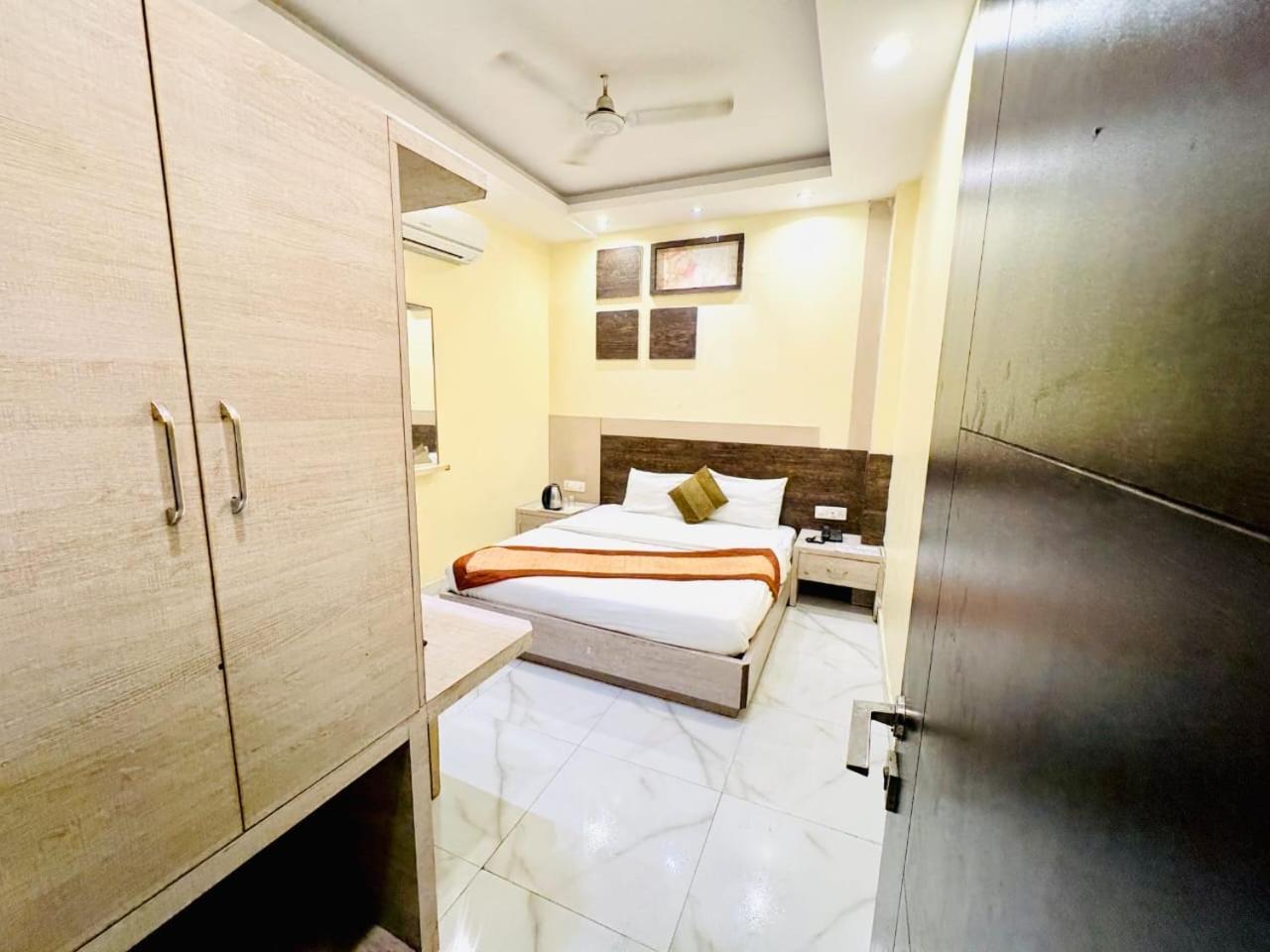 Hotel Megha Inn Lucknow Esterno foto